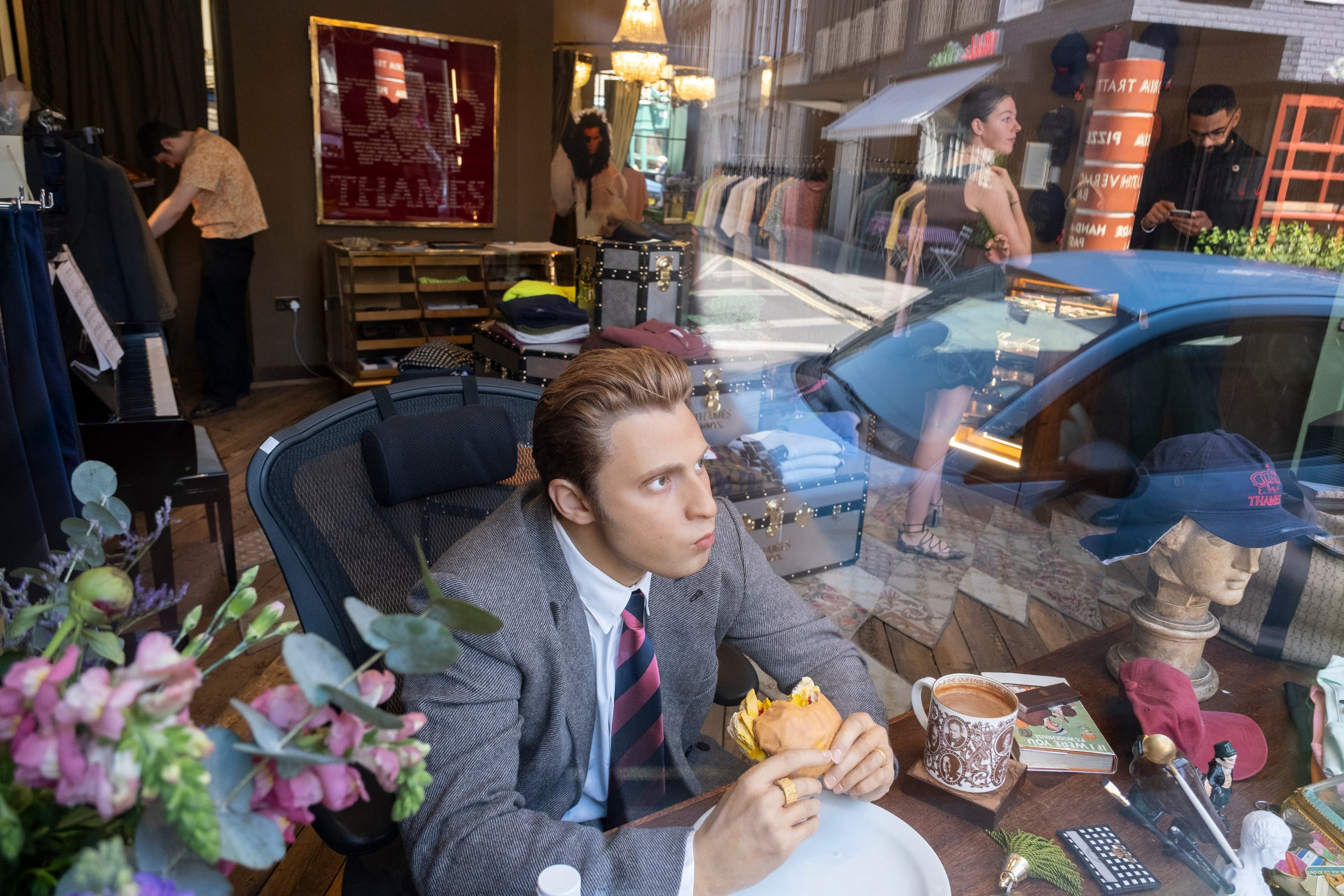 عندما تسرع وتتعب القيادة، ماذا يعني أن تأكل بقرب؟