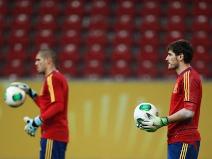 Vald&eacute;s y Casillas, en el entrenamiento de ayer.