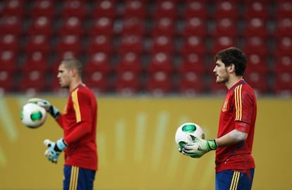 Valdés y Casillas, en el entrenamiento de ayer.