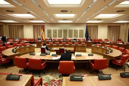 La comisión para nombrar el nuevo Consejo de RTVE, reunida en el Congreso de los Diputados este martes.