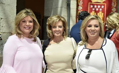 De izquierda a derecha: Terelu Campos, María Teresa Campos y Carmen Borrego, en la recepción por el día de la Comunidad de Madrid el pasado 2 de mayo.