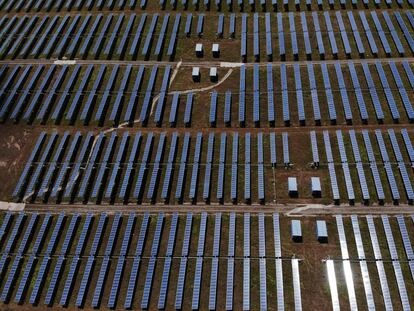 Vista aérea de una planta fotovoltaica en Trujillo (Cáceres).