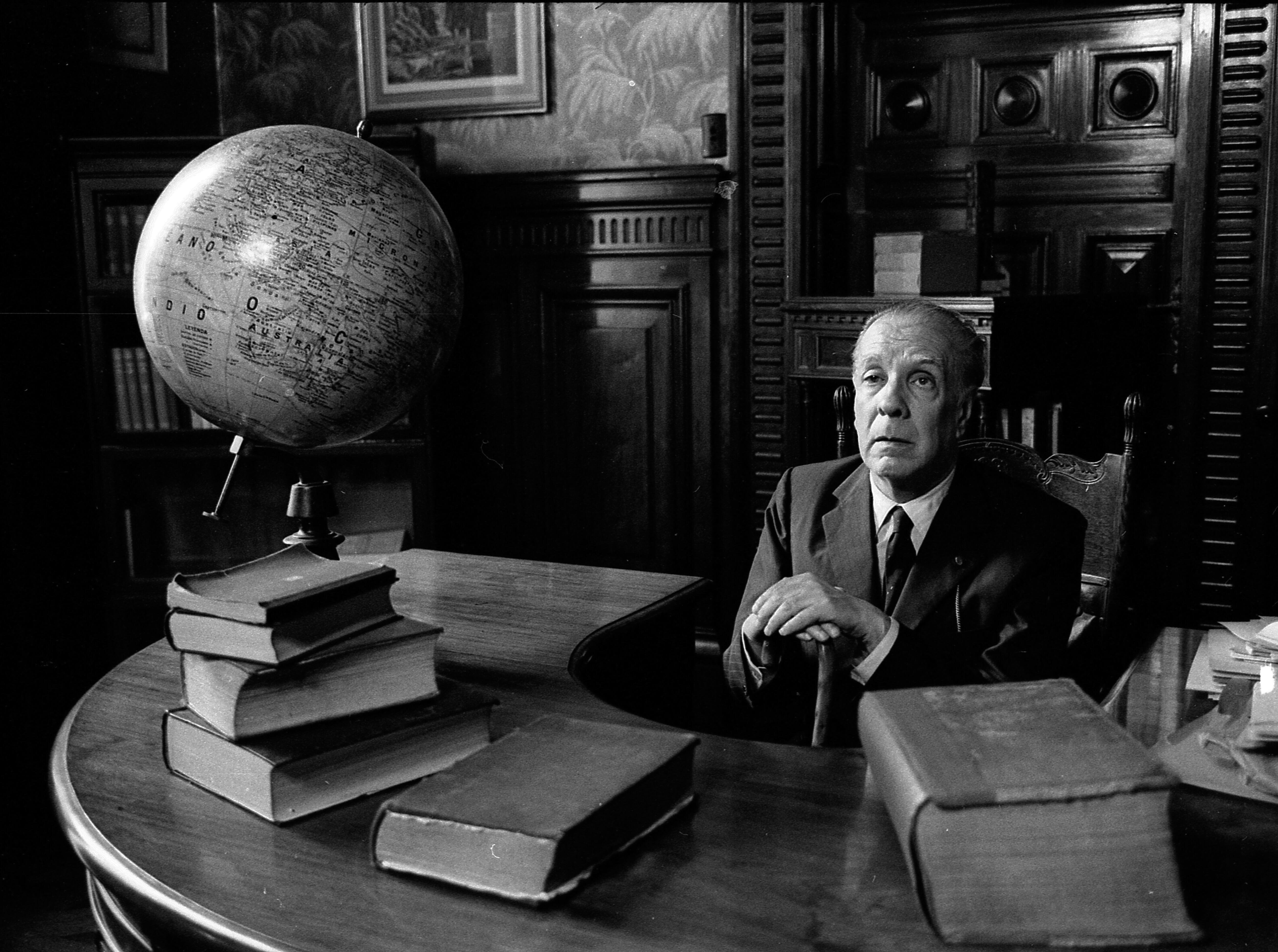 Una biografía ilustrada de Borges redescubre al escritor que quiso abarcar el infinito