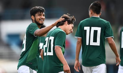 Aguirre, Lainez y Alvarado, durante un torneo en Toulon.