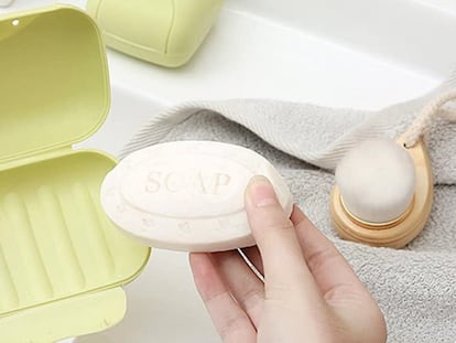 Están diseñadas con forma de cajas, aptas para guardar tanto pastillas de jabón como otros productos de higiene personal.