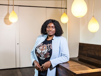 Joy Ogbeide, de 40 años, mediadora intercultural en Las Poderosas, proyecto social galardonado en los Premios Fundación La Caixa a la Innovación Social.