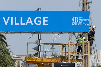 Grúas, operarios, miembros de los equipos y supervisores se afanan estos días en terminar el Race Village (en la imagen) y las Fan Zone habilitadas para seguir la Copa del América.