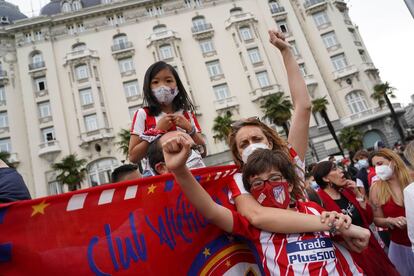 La familia González celebra la victoria del Atlético de Madrid.