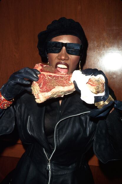 Si Grace Jones no renuncia a la carne, ¿por qué lo ibas a hacer tú?