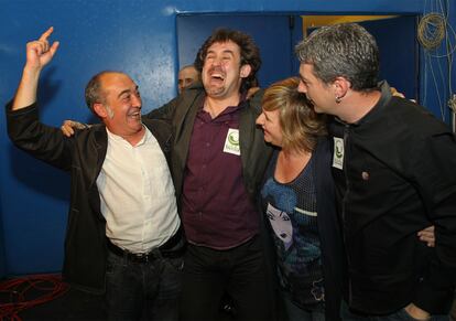 Dirigentes de la formacin 'abertzale' celebran los resultados de la formacin en Pas Vasco.