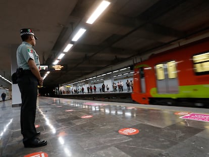 Estación de la Linea 12 del metro de Ciudad de México.