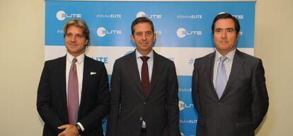 Luca Peyrano, consejero delegado de Elite; Íñigo Fernández de Mesa, secretario de Estado de Economía, y Antonio Garamendi, presidente de Cepyme.