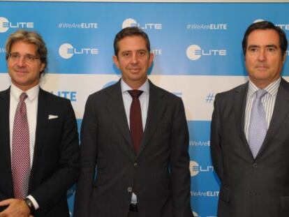 Luca Peyrano, consejero delegado de Elite; Íñigo Fernández de Mesa, secretario de Estado de Economía, y Antonio Garamendi, presidente de Cepyme.