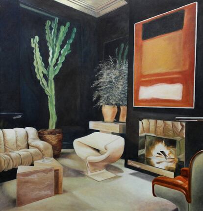 'American Collection Painting 20' (2018). La pieza de Rothko, sobre la chimenea, acompaña a la butaca Ribbon de Pierre Paulin (1966, en el centro), el sillón Elda, de Joe Colombo (1963-65, a la derecha), y el sofá DS-600 de De Sede (a la izquierda). Creado en 1972 por U. Berger, E. Peduzzi Riva, H. Ulrich y K. Vogt, tiene el récord Guinness al sofá más largo del mundo. |