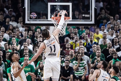 Un mate de Hezonja ante el Panathinaikos en la final de la Euroliga.