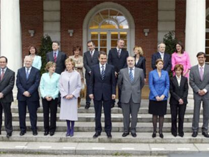 Primera reunión del Consejo de Ministros presidido por José Luis Rodríguez Zapateroen el palacio de la Moncloa, en 19 de abril de 2004