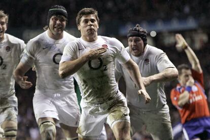 El jugador inglés Ben Youngs celebra un tanto.