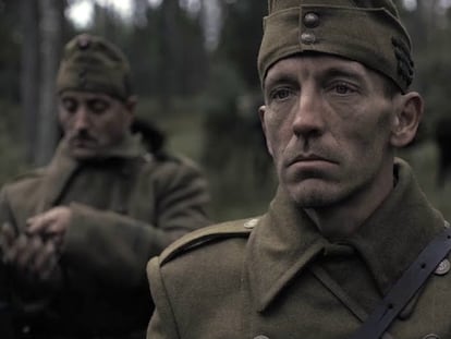 El actor Ferenc Szabó, como el militar István Semetka en una escena de la película húngara 'Luz natural'