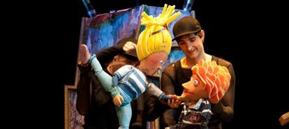Una escena de la obra 'Auzokideak', de la compañía Phanta Rei.