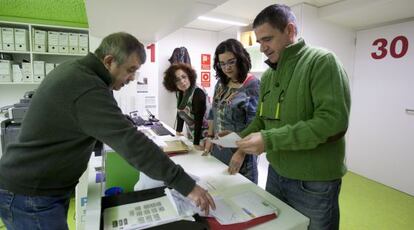 Un momento del recuento de votos de las elecciones de las primarias.