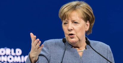 La canciller alemana, Angela Merkel, da un discurso durante el Foro de Davos.