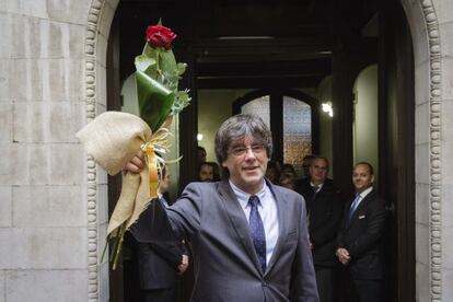 El nuevo presidente de la Generalitat catalana, Carles Puigdemont, tras renunciar ayer a la alcaldía de Girona.