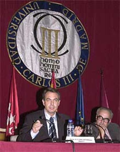 Rodríguez Zapatero y Peces-Barba, ayer en la Universidad Carlos III.