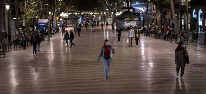 Las ramblas de Barcelona, ayer por la noche.