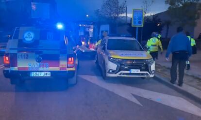 Dispositivo a las puertas de La Gavia, donde fue acuchillado el hombre de 25 años.