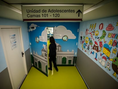 Acceso a la unidad de agudos de psiquiatría infantojuvenil del Hospital Gregorio Marañón en Madrid.