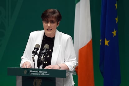 Norma Foley ministra irlandesa de Educación