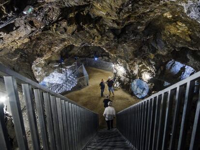 Galeria de acesso à geoda maior da Europa em em Pulpi, Almeria.