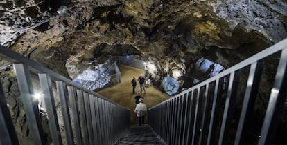 Galeria de acesso à geoda maior da Europa em em Pulpi, Almeria.