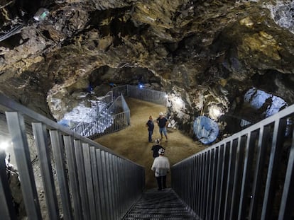 Galeria de acesso à geoda maior da Europa em em Pulpi, Almeria.