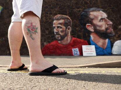 Mral gigante creado por el artista callejero Nathan Parker de Gareth Southgate, Harry Kane y Raheem Sterling antes de la final de la Euro 2020 entre Inglaterra e Italia.