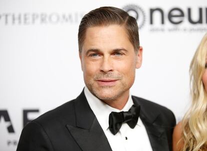 Rob Lowe también se sumó a la cita en beneficio de la fundación Elton John AIDS en Los Ángeles.