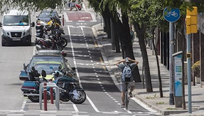 El carril bici del carrer de Camèlies, un dels últims que s'ha inaugurat a Barcelona.