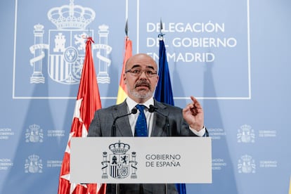 Francisco Martín atiende a los medios de comunicación en la sede de la Delegación del Gobierno de Madrid este martes.