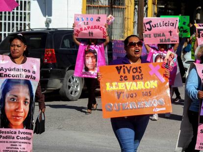 Familiares de mujeres desaparecidas en Ciudad Ju&aacute;rez salen a las calles.