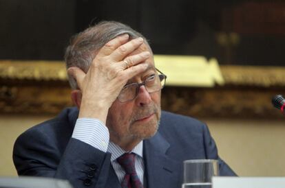 Alberto Oliart en una comparecencia en el Congreso de los Diputados.