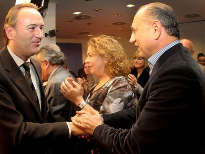 Alberto Fabra saluda Enrique Crespo