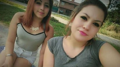 Denise Juárez (17) a la izquierda de su amiga Sabrina Barrientos (15). Ambas fueron asesinadas a quemarropa en la periferia de Buenos Aires.