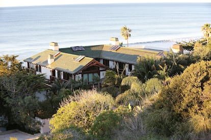 La casa de Pierce Brosnan en Malibú en 2015.