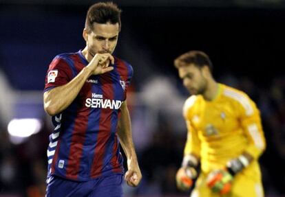 Manu del Moral celebra su tanto tras marcar ante el Celta.