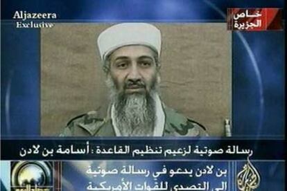 Imagen de Osama Bin Laden emitida por la cadena de televisión árabe Al Yazira en 2003.