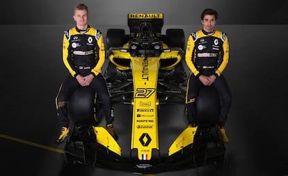 Nico Hulkenberg y Carlos Sainz, con el nuevo Renault RS18 con el que competir&aacute;n en el pr&oacute;ximo Mundial de F&oacute;rmula 1.