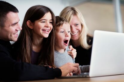 Con relación a las pantallas, la edad que más preocupa a los padres es la adolescencia.