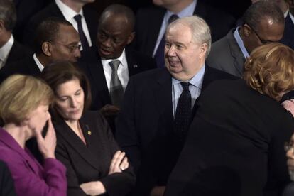 Sergey Kislyak, en el centro, el pasado martes en el discurso de Trump en el Congreso