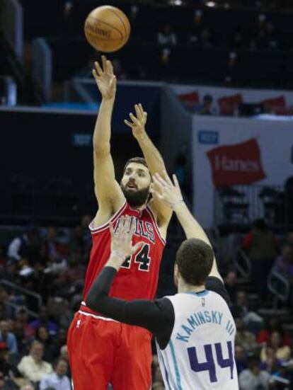 Mirotic ante Charlotte,