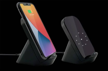 Smart Auto-Align Fast Wireless Charging Dock.